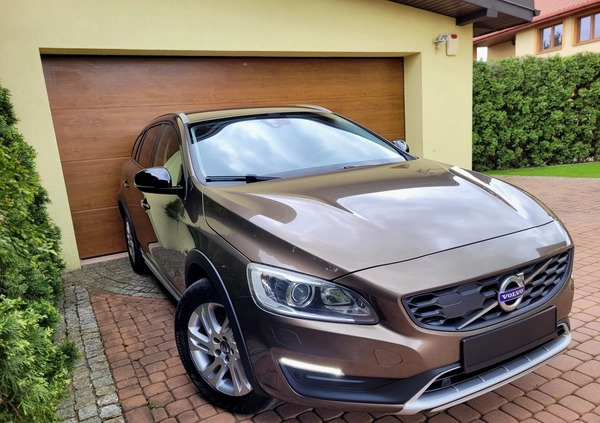 Volvo V60 Cross Country cena 59000 przebieg: 184000, rok produkcji 2016 z Opoczno małe 436